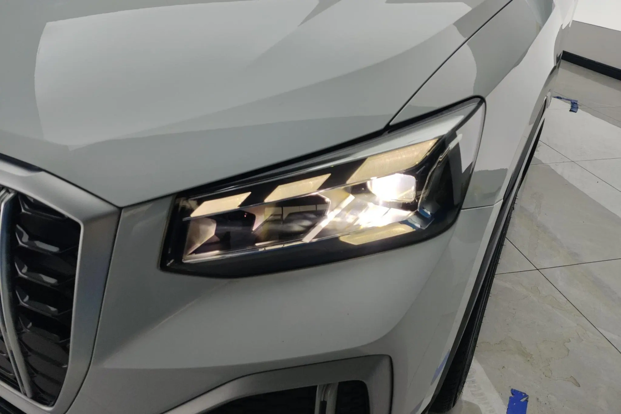 Audi Audi Q2L 35 TFSI aggressive and elegant type