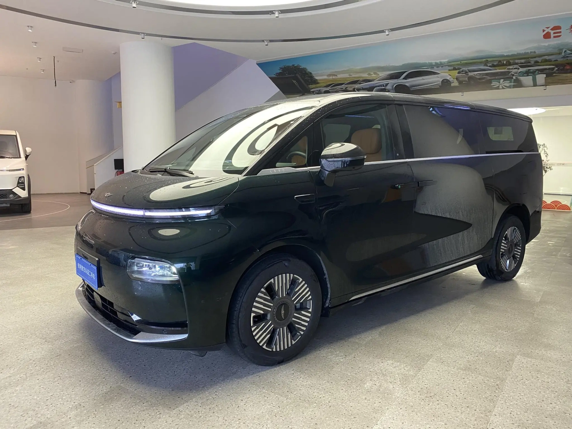 Geely Galaxy Wing true L380 140kWh 6-seater four-wheel drive Ultra
