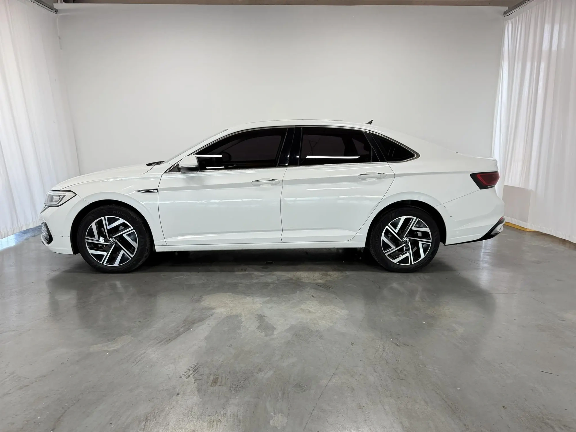 Volkswagen Sagitar 300TSI DSG Beyond Edition