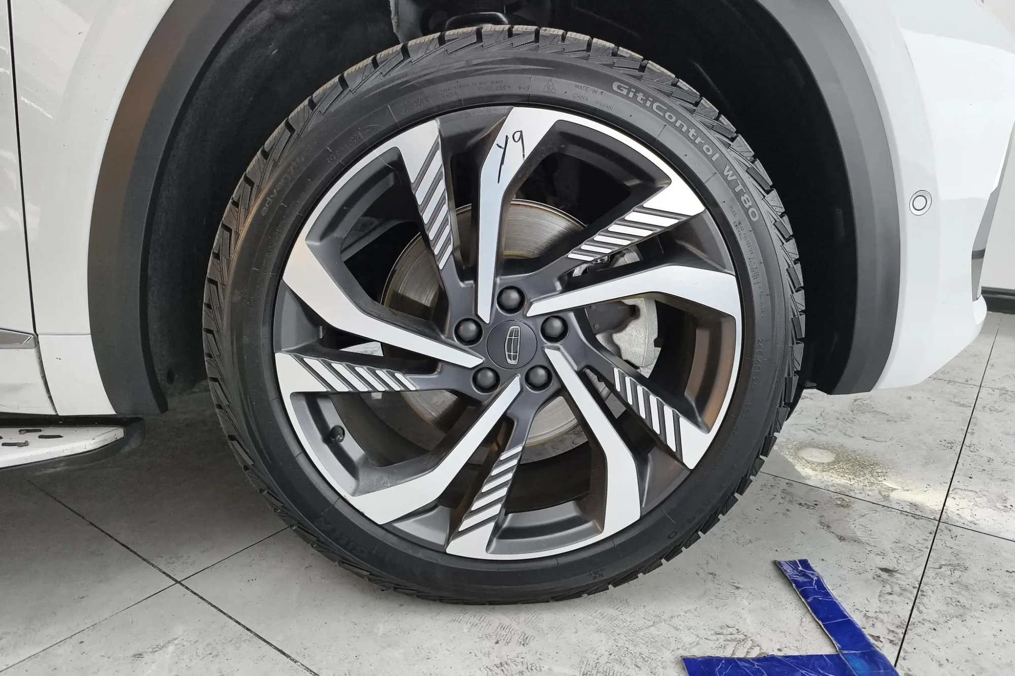 Geely Xingyue L 2.0TD DCT EVO two-wheel drive Smart Zun type