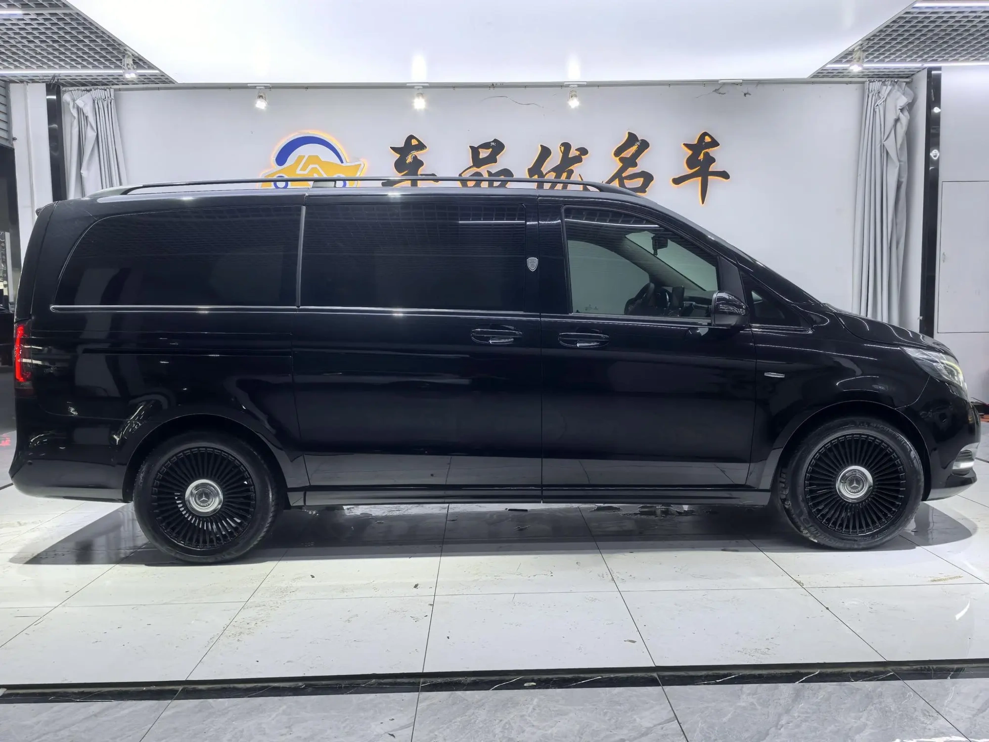 Mercedes-Benz Mercedes-Benz V-class V 260 Premium Edition Country VI