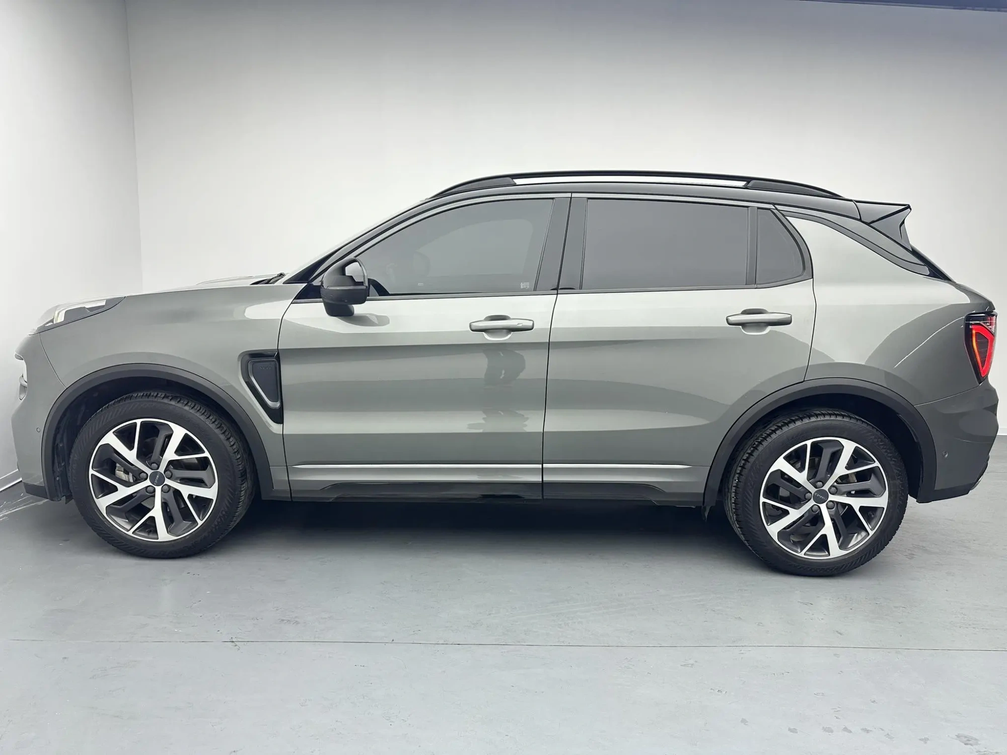 LYNK & CO Lynk 01 2.0TD four-wheel drive Halo
