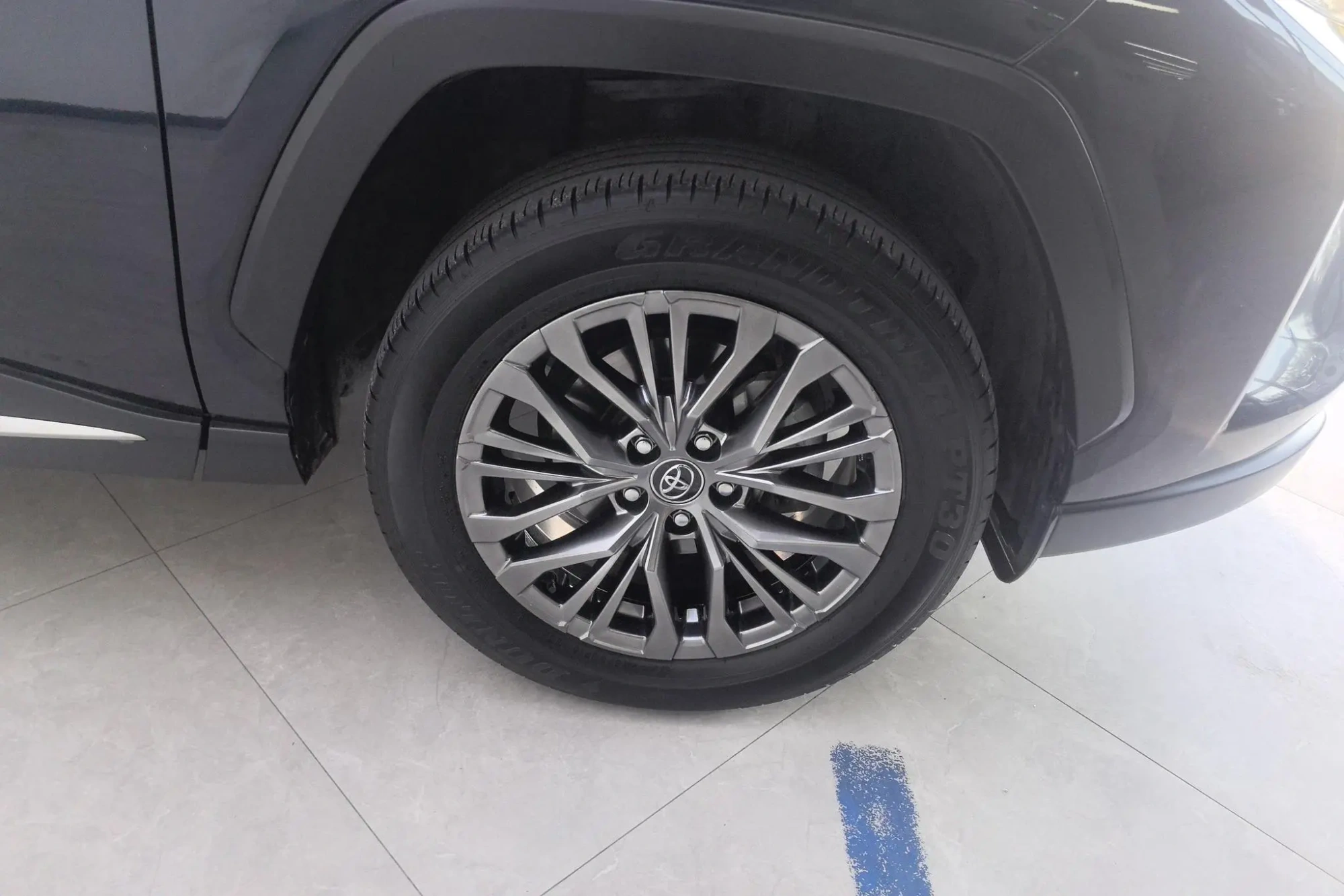 TOYOTA Wilanda Dual engine 2.5L four-wheel drive Premium edition