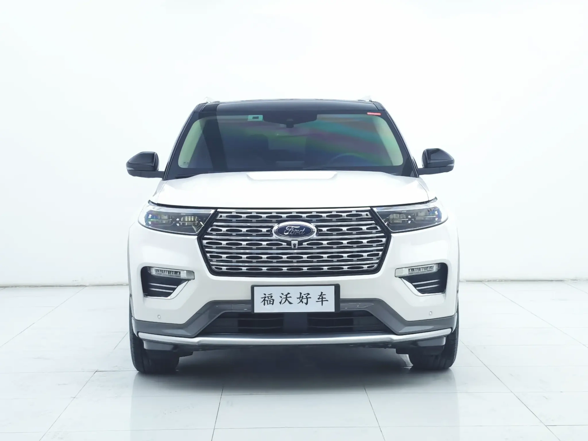 Ford Explorer EcoBoost 285 four-wheel drive titanium version 6 seats