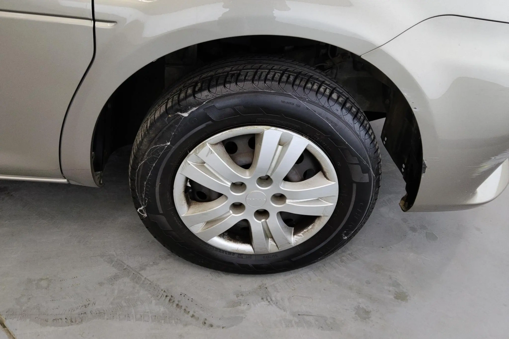 Dongfeng Fengxing Lingzhi Upgraded M5L 2.0 L 7-seater basic type