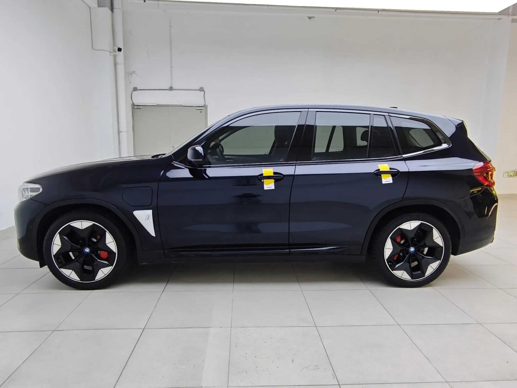 BMW BMW iX3 Facelift collar type