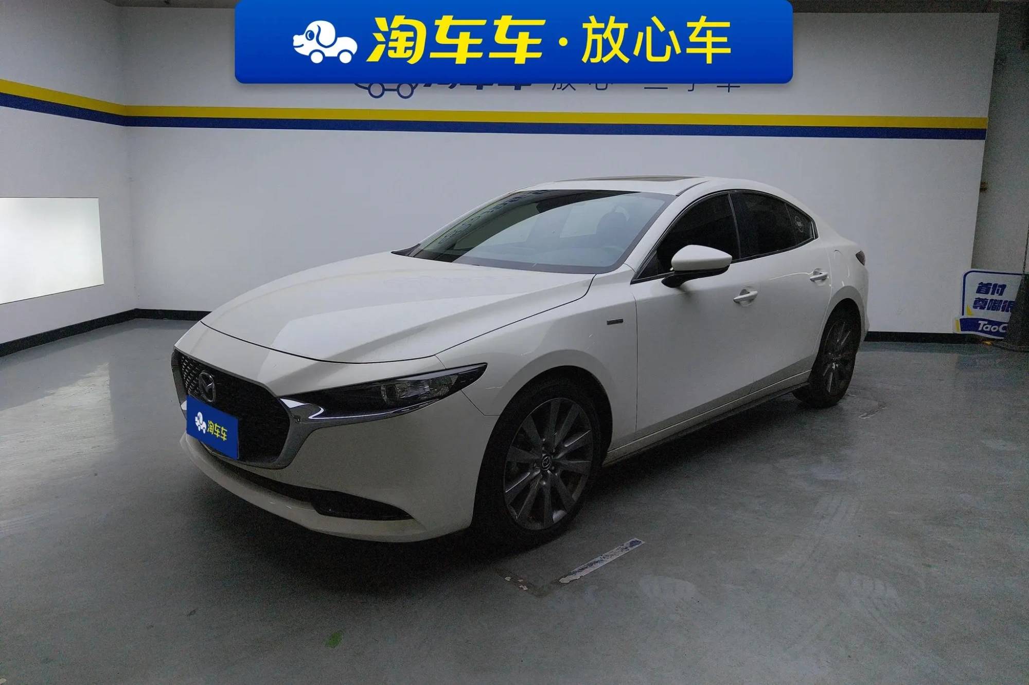 Mazda Mazda 3 Angkesaila 2.0L automatic quality dazzling version