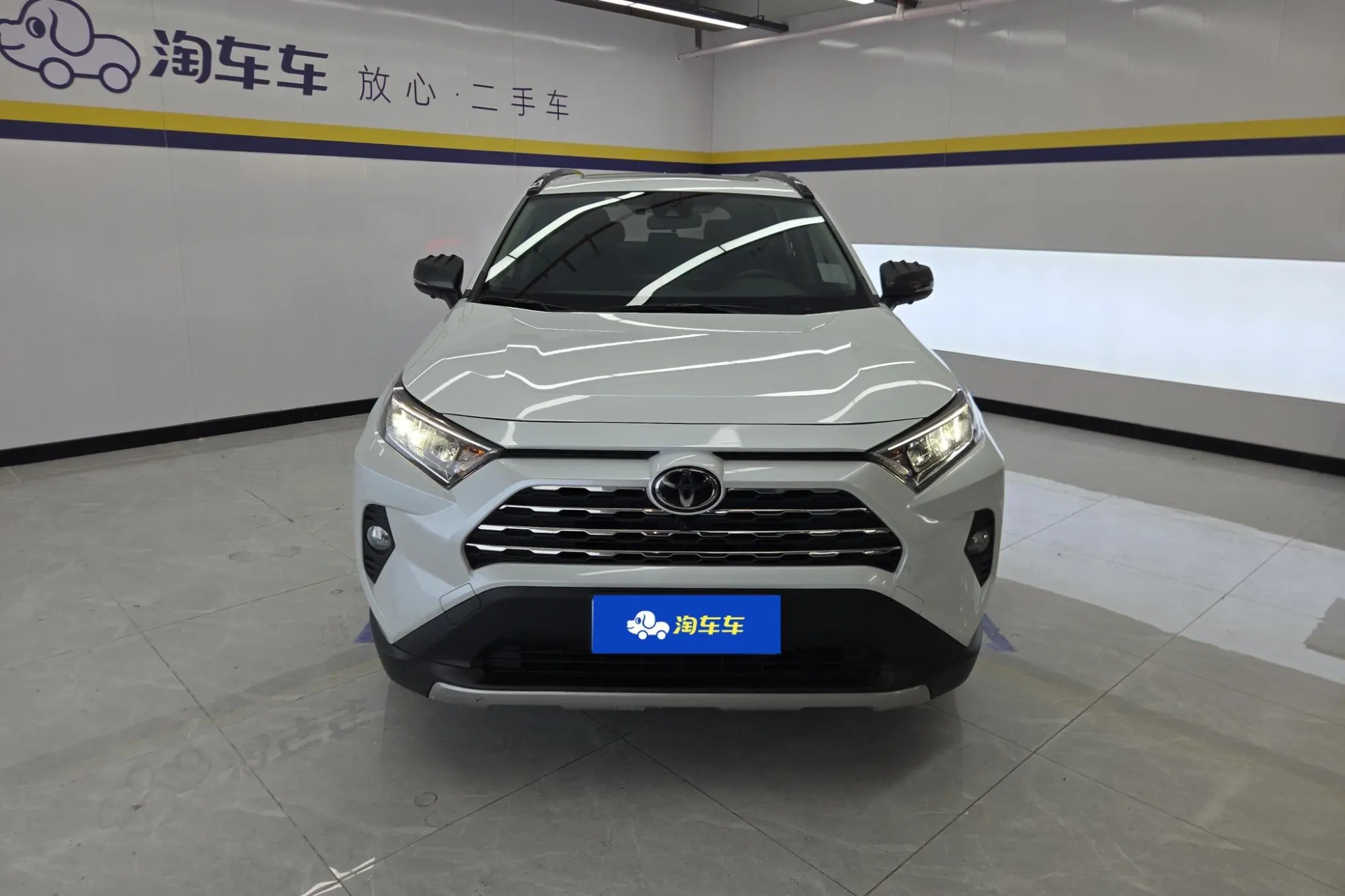 TOYOTA RAV4 Rongfang 2.0L CVT two-wheel drive fashion Plus version