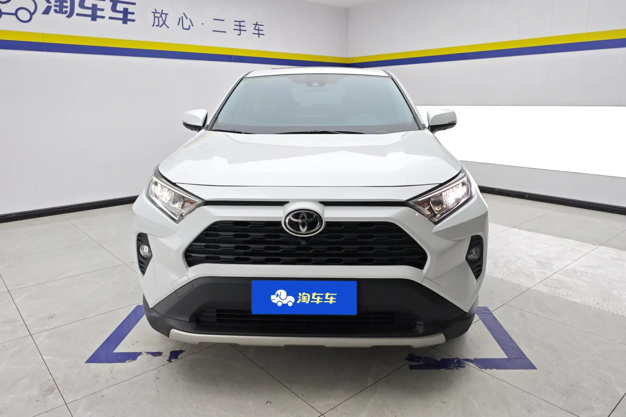 TOYOTA RAV4 Rongfang 2.0L CVT two-wheel drive fashion Plus version