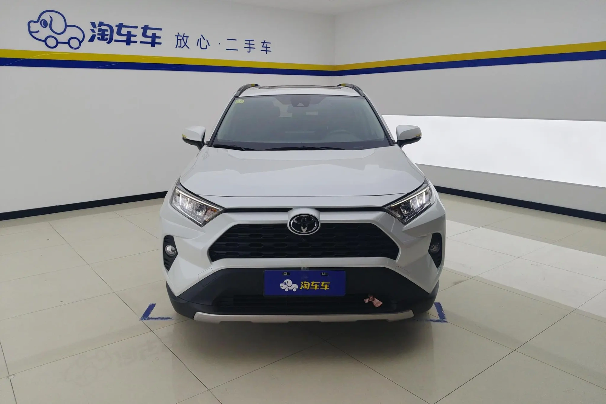 TOYOTA RAV4 Rongfang 2.0L CVT two-wheel drive fashion Plus version