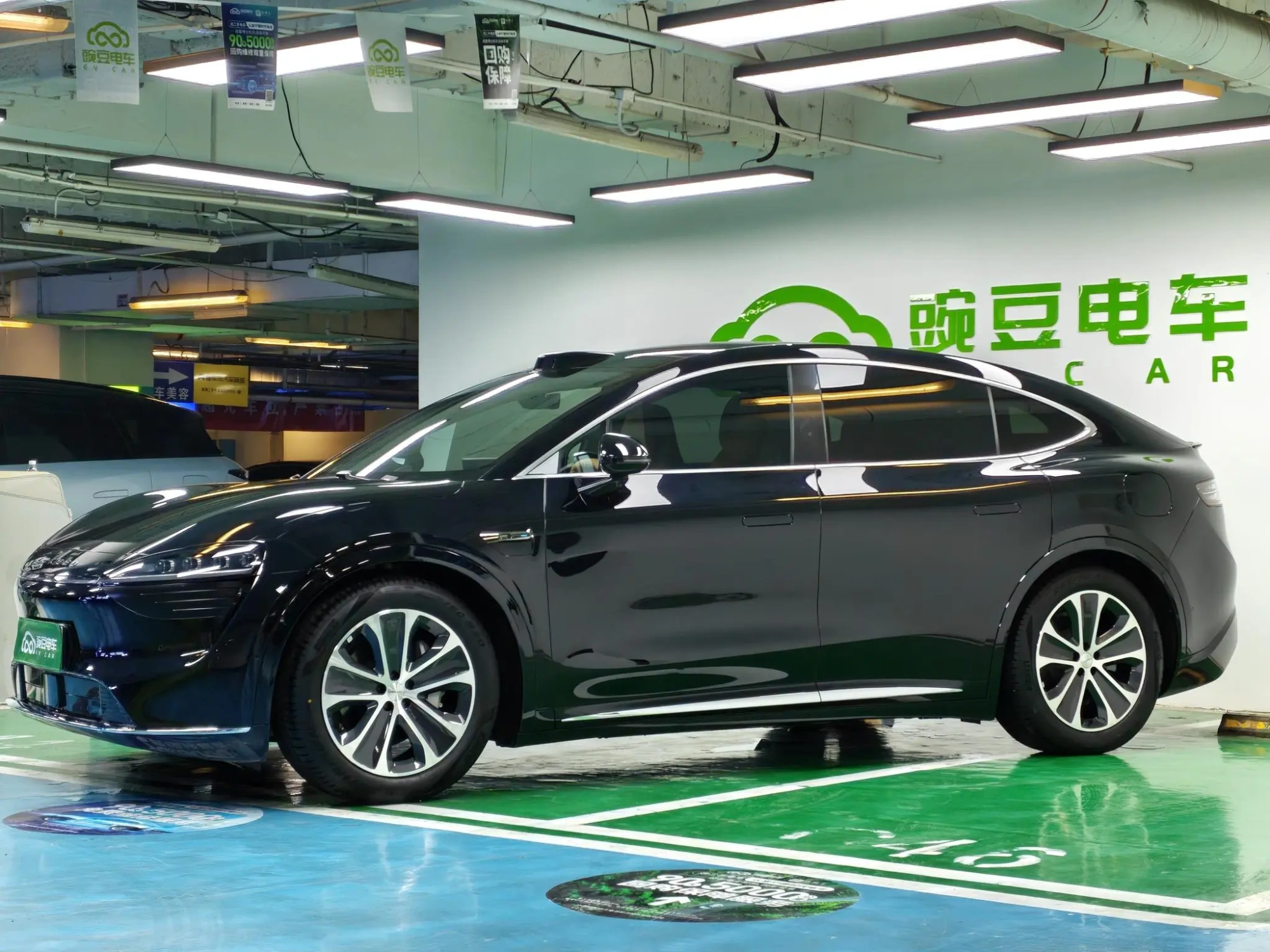 LUXEED Wisdom World R7 Pure electric 100kWh Max rear drive version