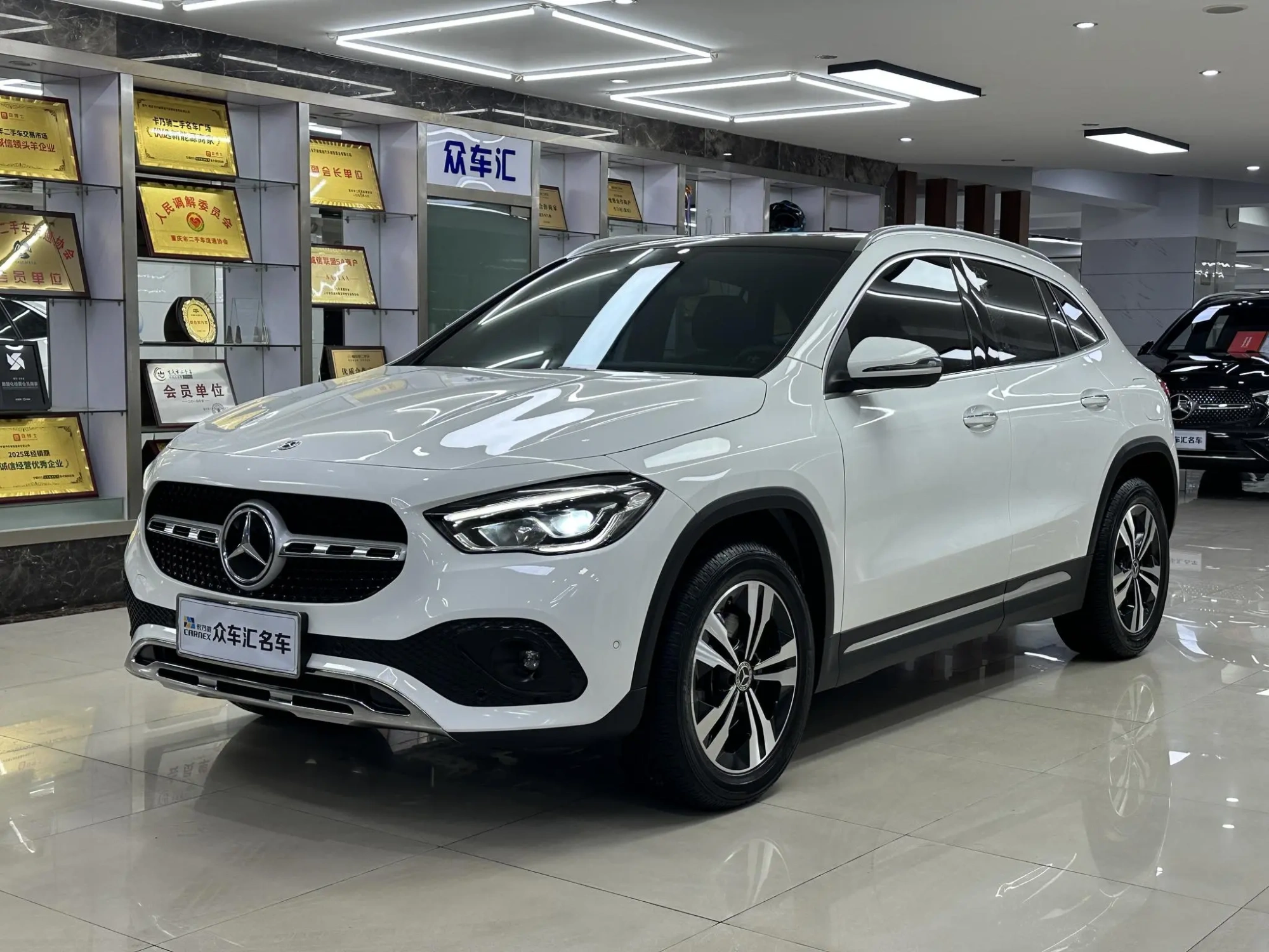 Mercedes-Benz Mercedes-Benz GLA GLA 200