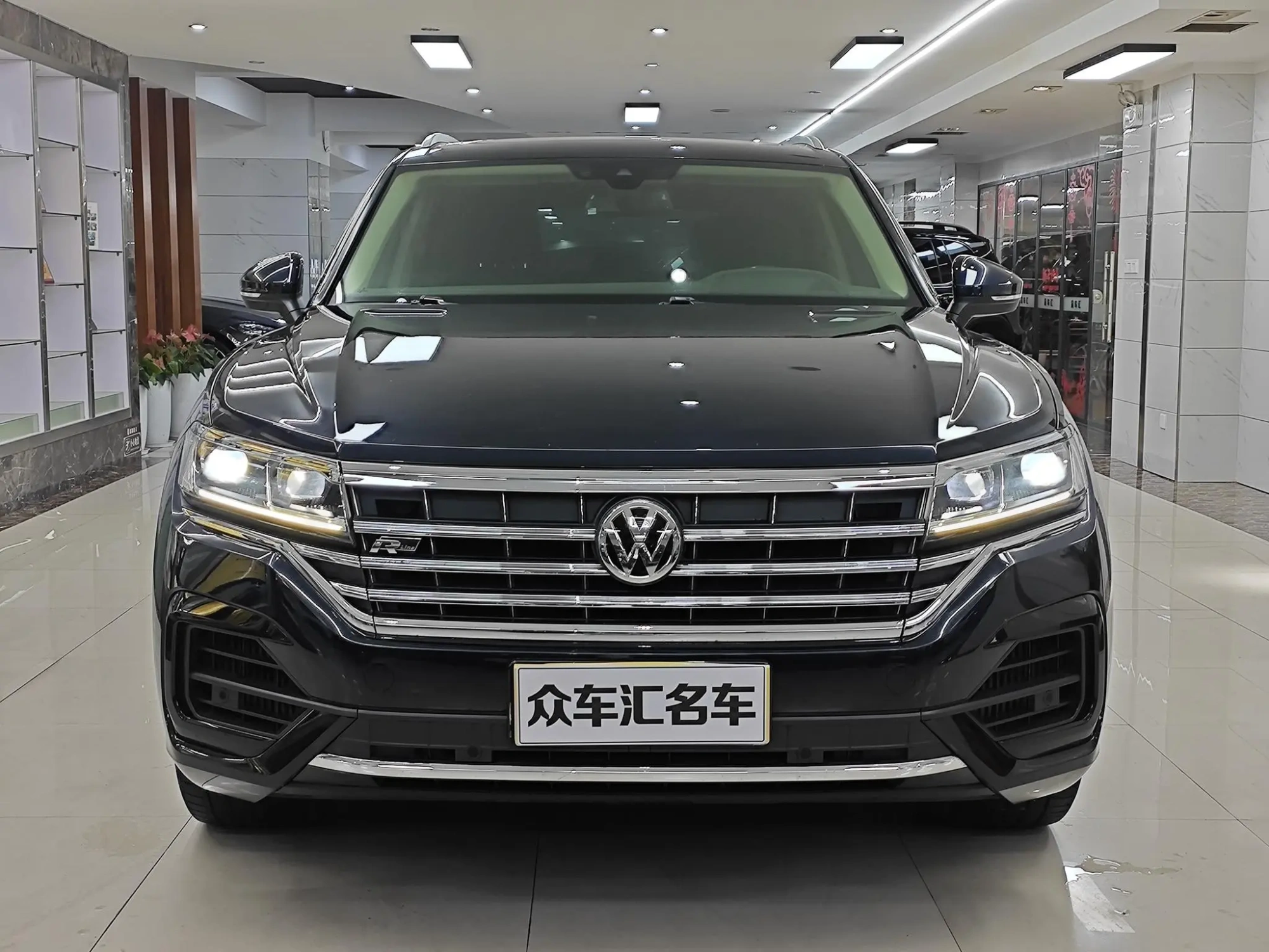 Volkswagen Touareg 3.0 TSI Sharp Front Version Country VI