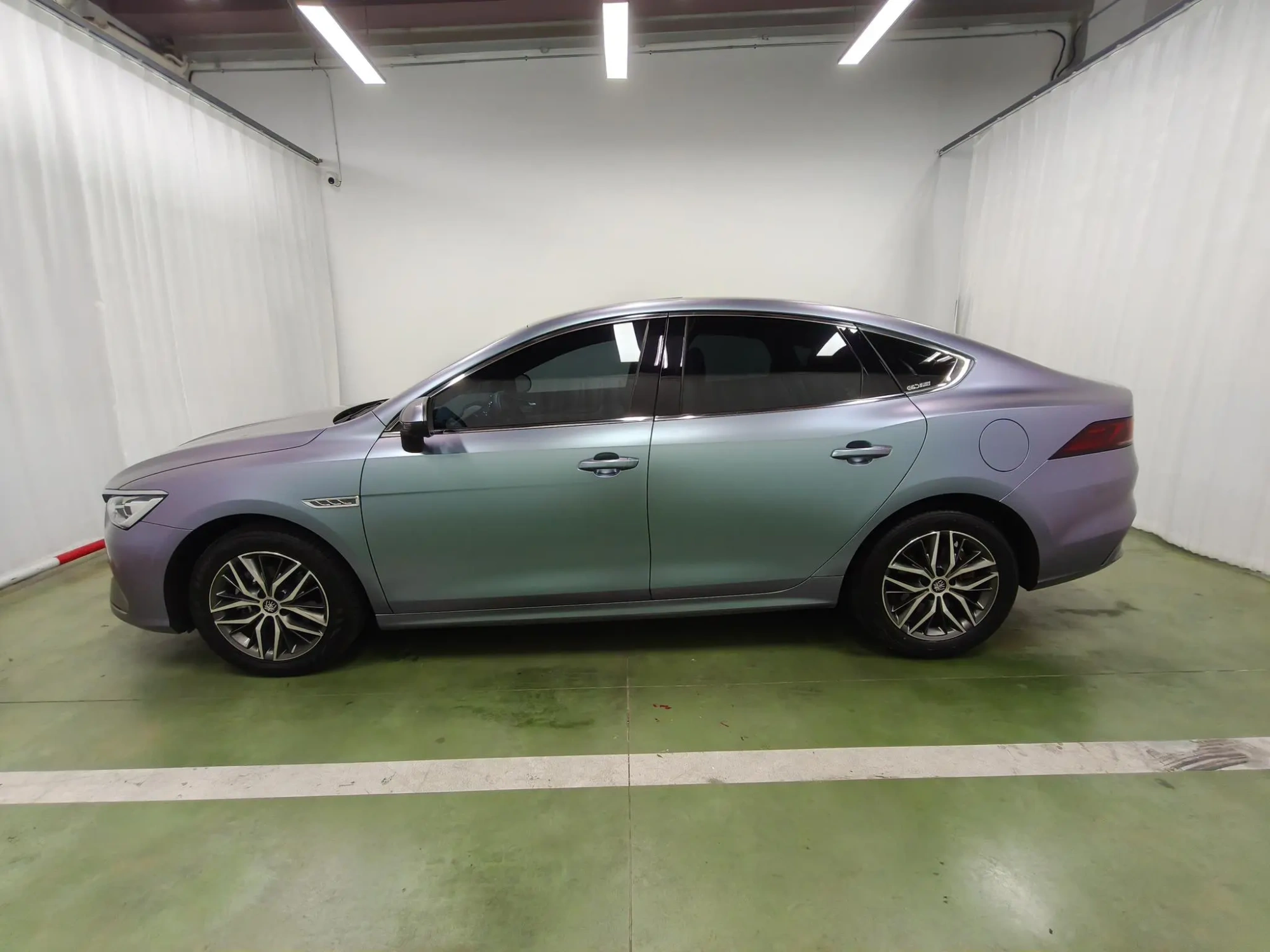 BYD Qin PLUS DM DM-i 120KM flagship type