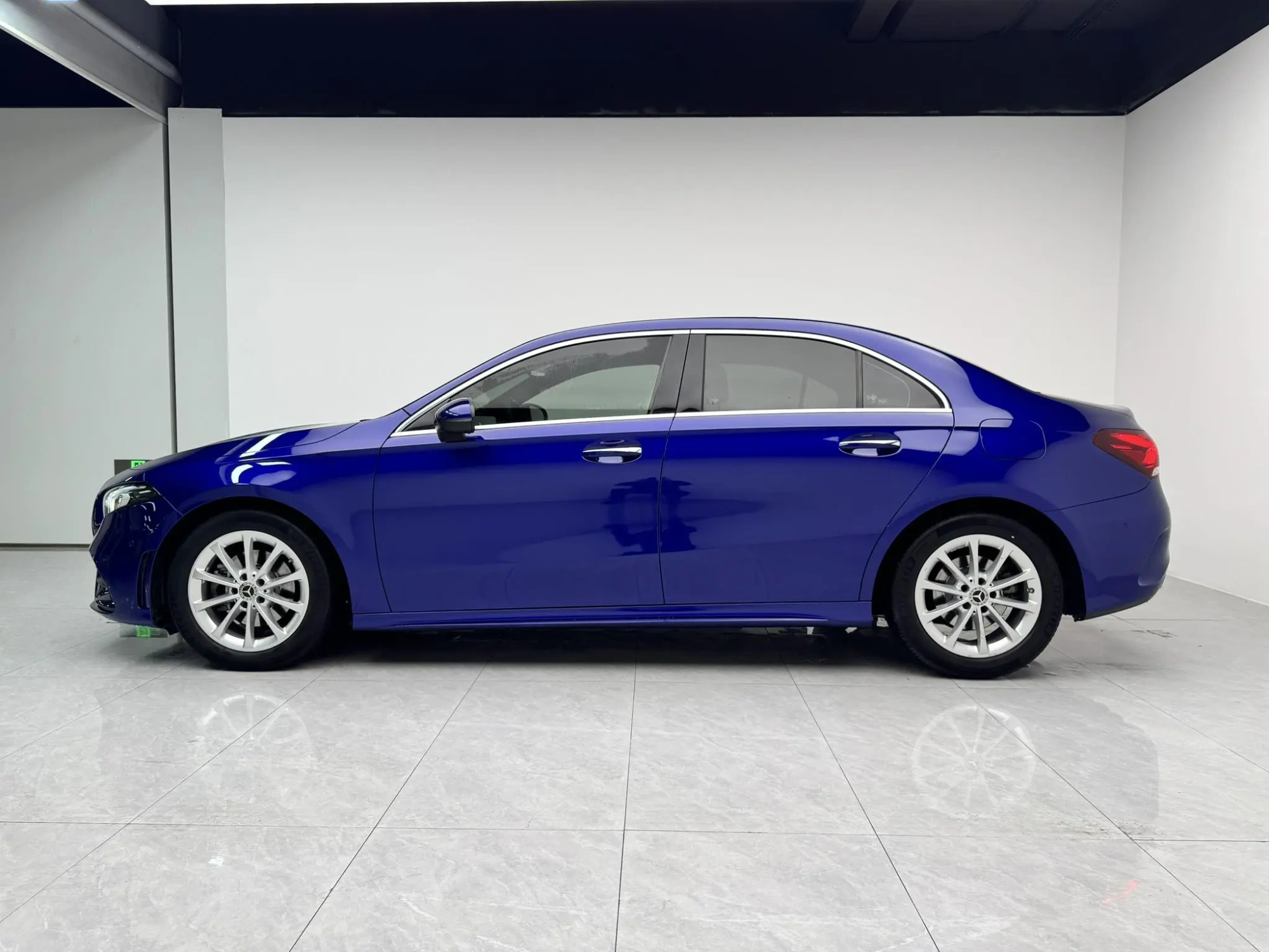 Mercedes-Benz Mercedes-Benz A-class A 200 L sports sedan