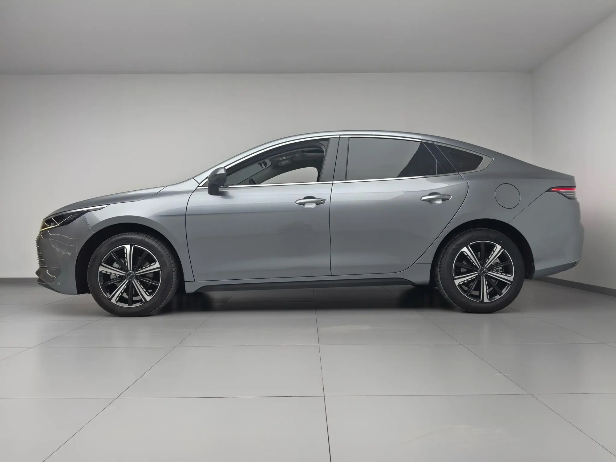 BYD Destroyer 05 DM-i Champion Edition 120KM Premium Type