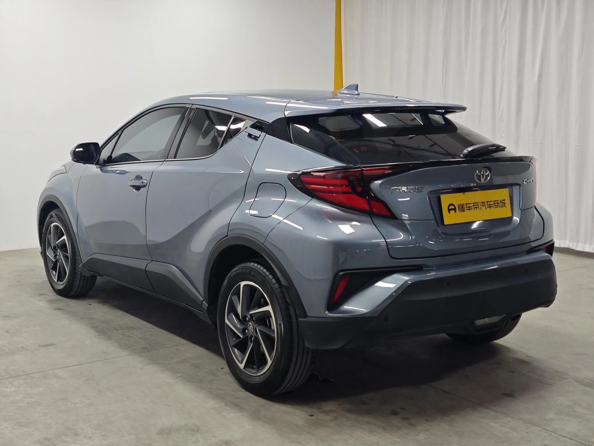 TOYOTA Toyota C-HR 2.0L Deluxe Edition