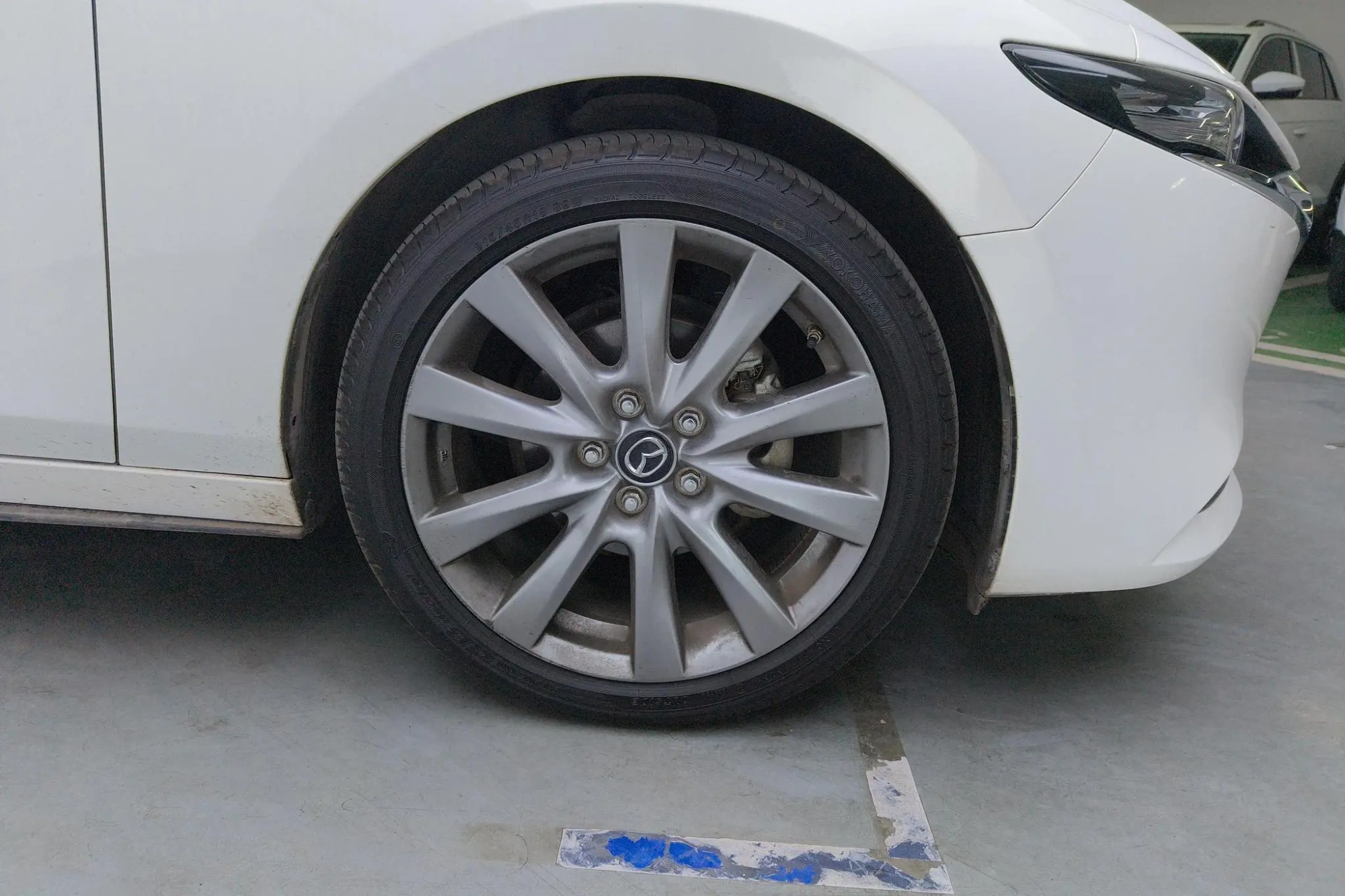 Mazda Mazda 3 Angkesaila 2.0L automatic quality dazzling version