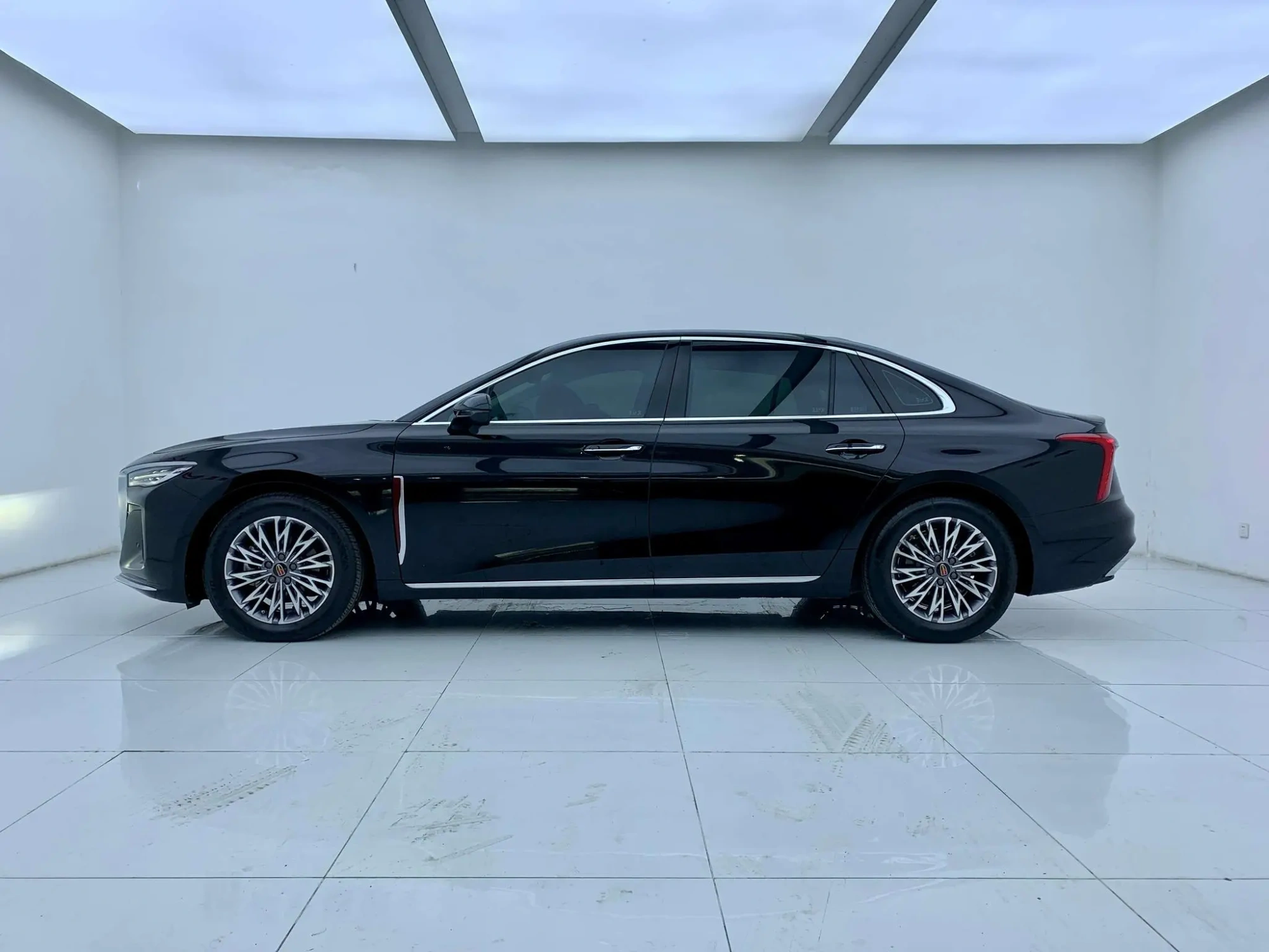 Hongqi Hongqi H5 1.5T DCT Zhilian Flag Rhyme Version