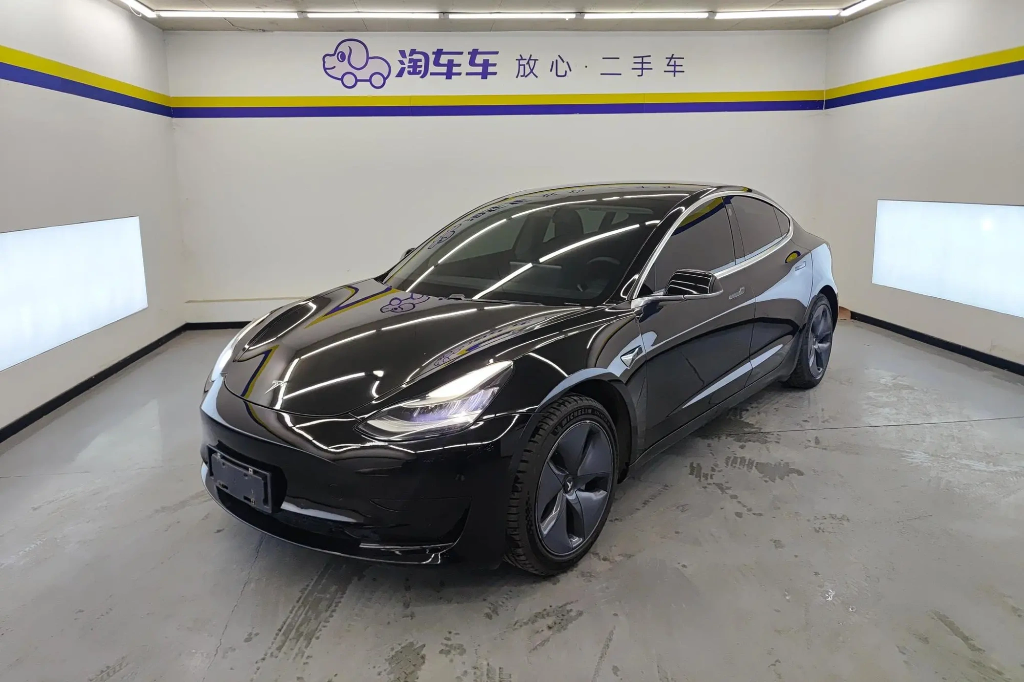 Tesla Model 3 Upgraded version of standard battery life rear drive