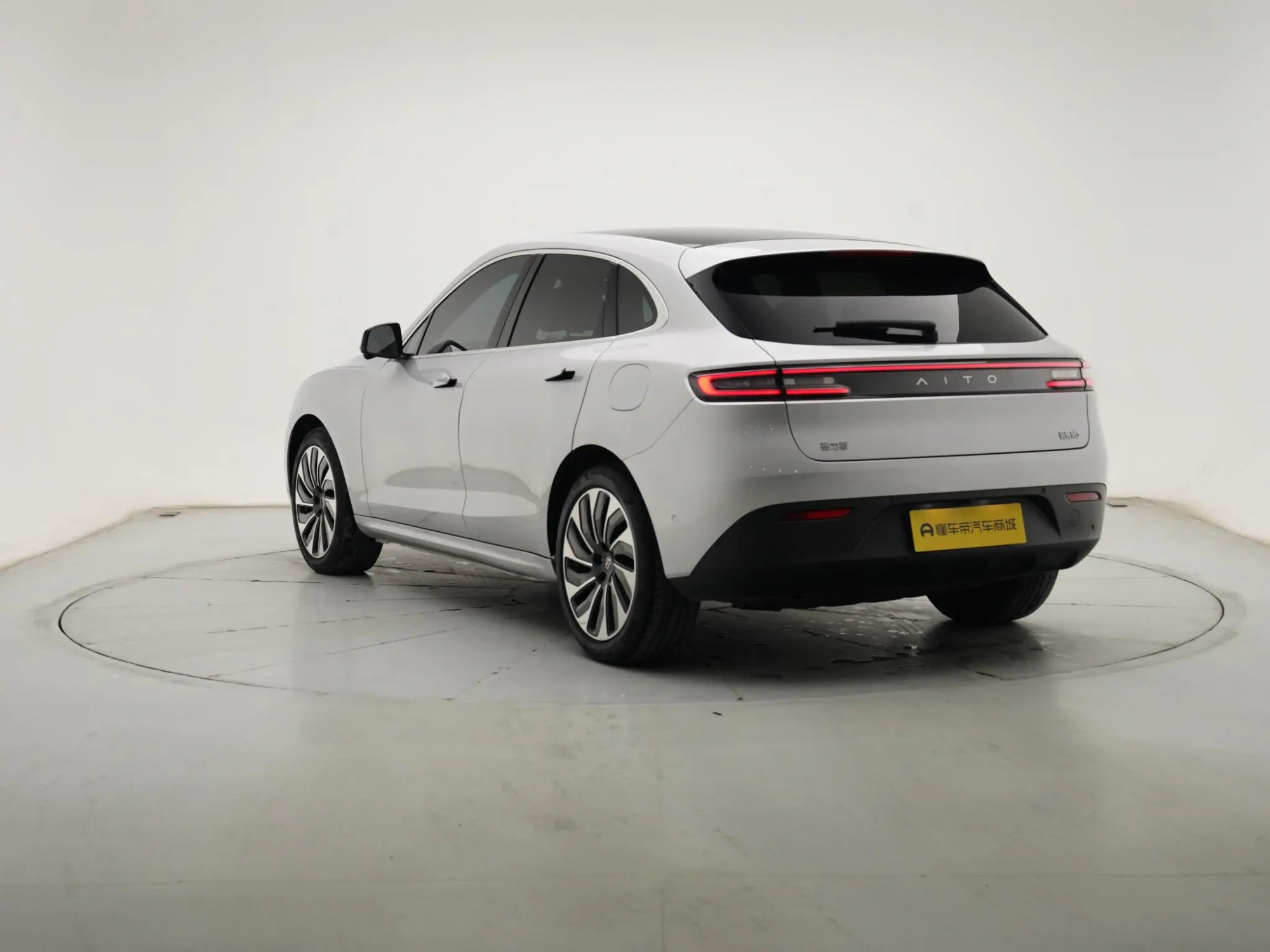 AITO Ask the world M5 Extended range four-wheel drive performance version