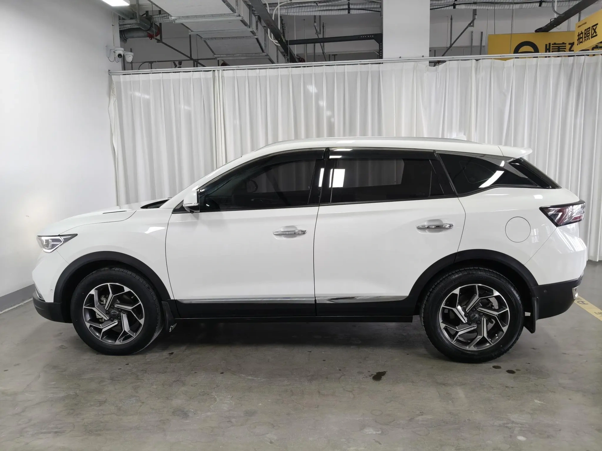 Dongfeng Fengshen Dongfeng Fengshen AX7 1.6T automatic AI flagship country VI