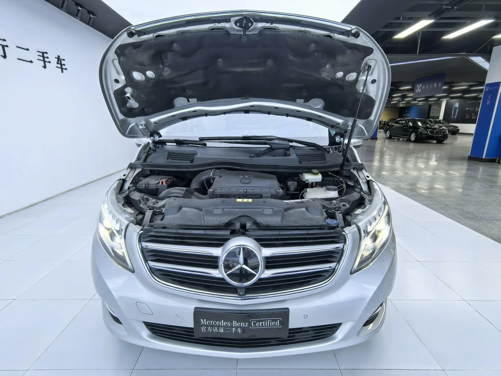 Mercedes-Benz Mercedes-Benz V-class V 260 Premium Edition Country VI