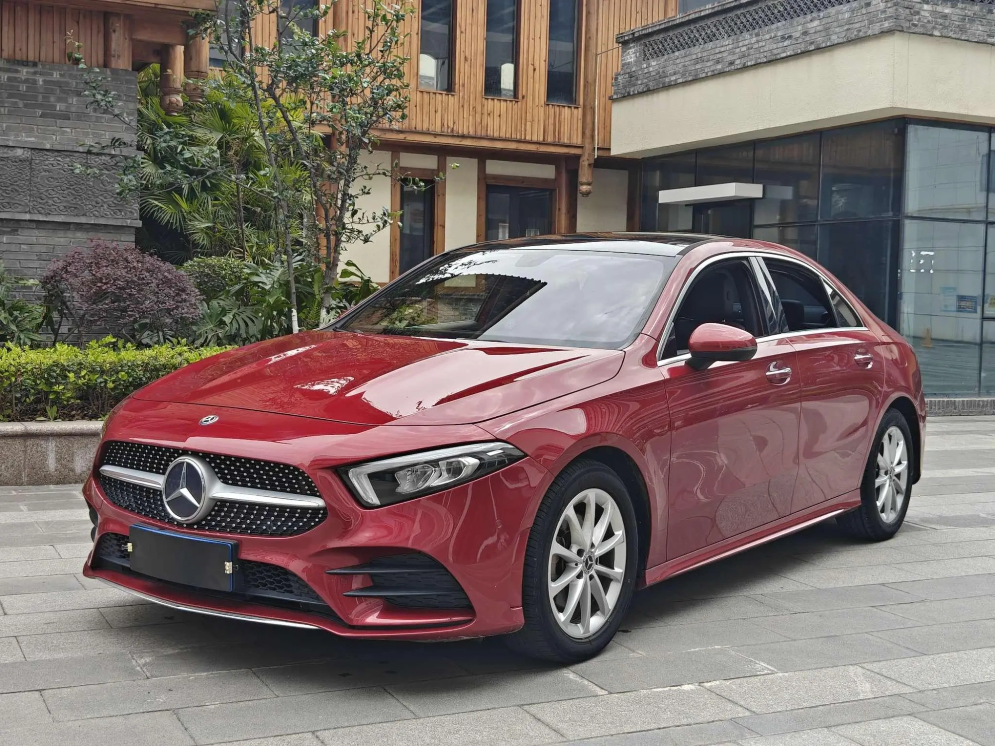 Mercedes-Benz Mercedes-Benz A-class A 200 L sports sedan