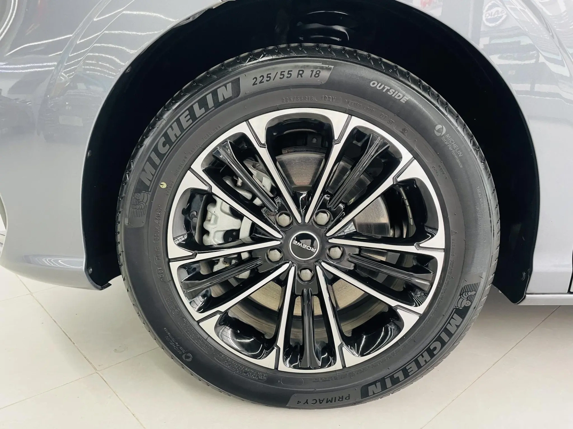 Roewe Roewe iMAX8 400TGI Reunion Edition