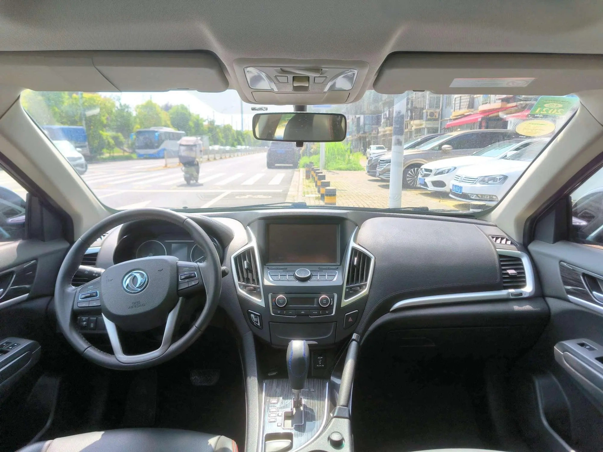 Dongfeng Fengshen Dongfeng Fengshen AX7 2.0L automatic Zhiyi type