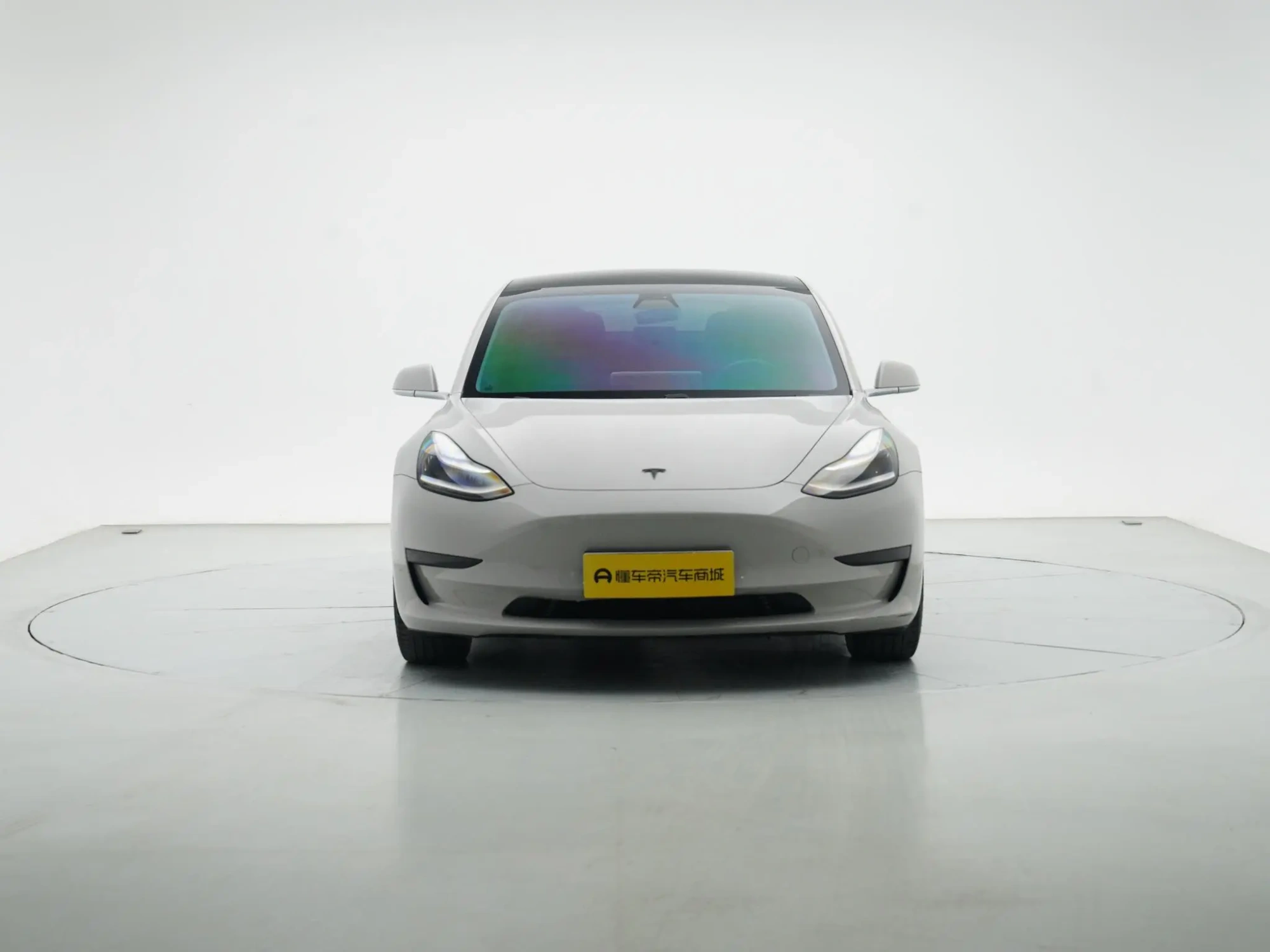 Tesla Model 3 Upgraded version of standard battery life rear drive