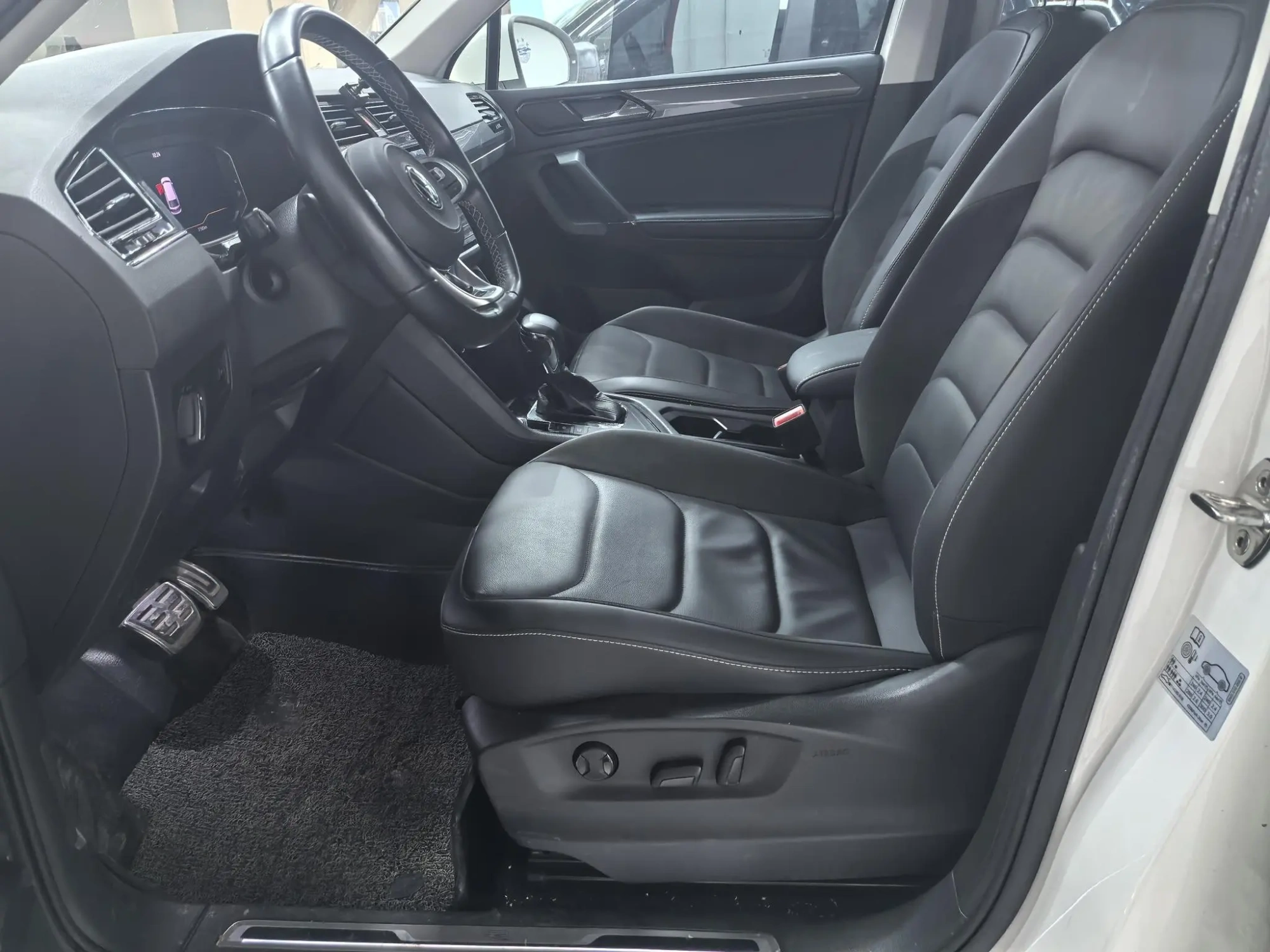 Volkswagen Tiguan L 330TSI automatic two-wheel drive R-Line Premium edition
