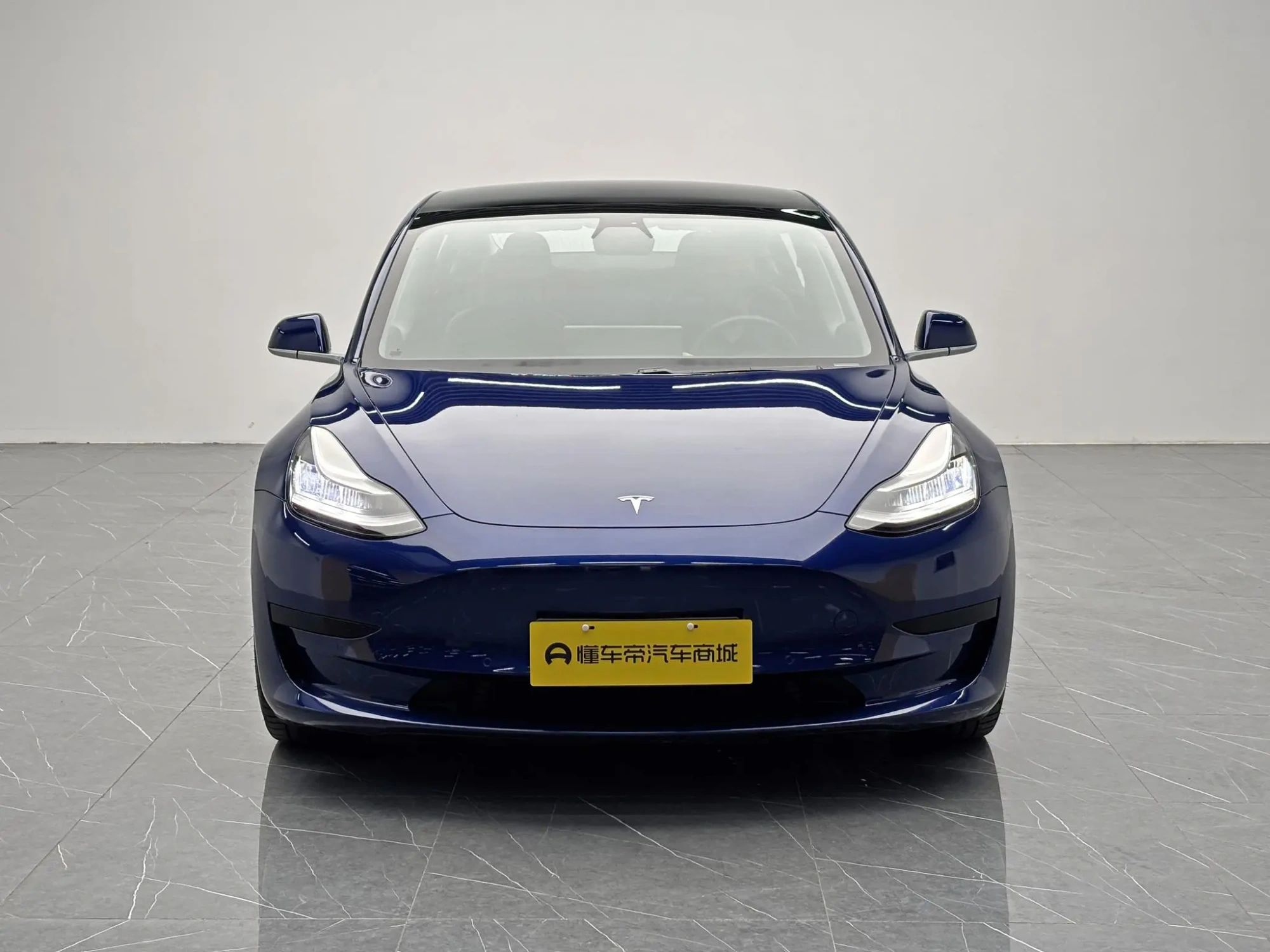 Tesla Model 3 Upgraded version of standard battery life rear drive