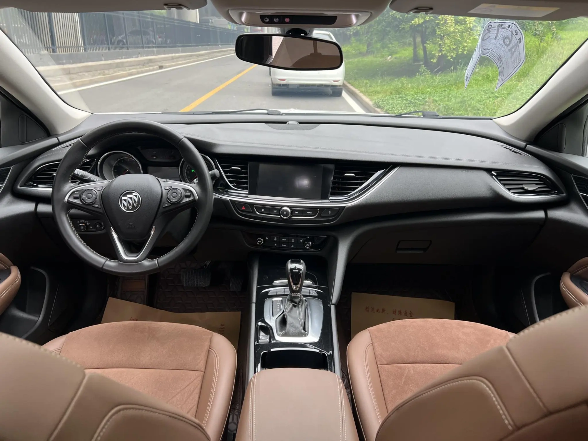 Buick Regal 20T Elite Country VI