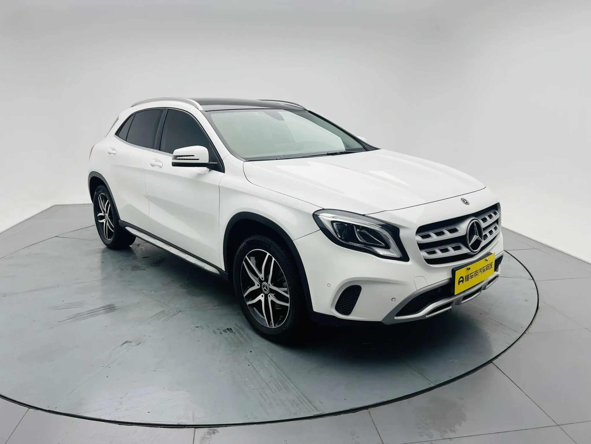 Mercedes-Benz Mercedes-Benz GLA GLA 200 fashion type