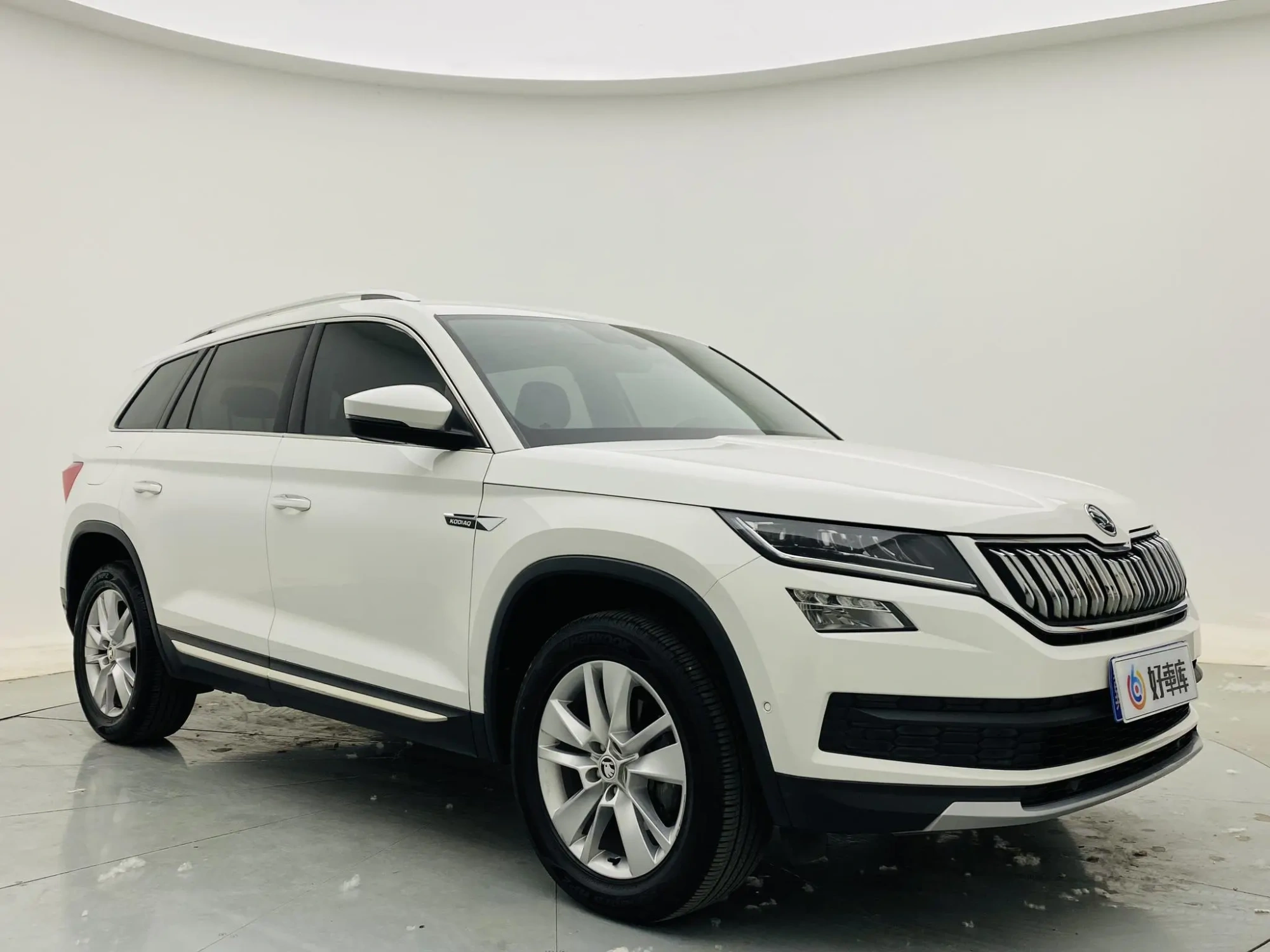 Skoda Kodiak Facelifted ZI330 5-seater two-wheel drive luxury premium edition Country VI