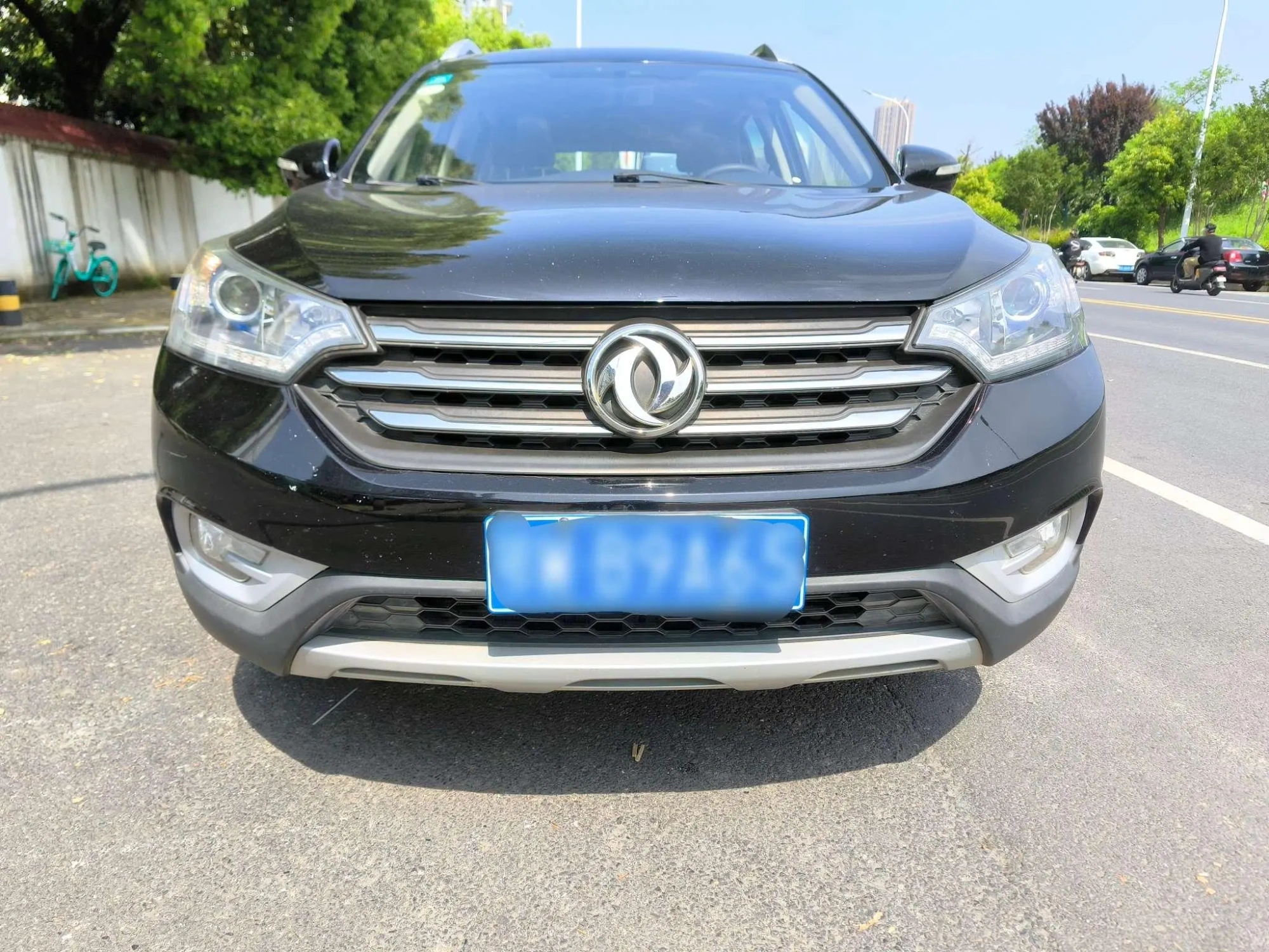 Dongfeng Fengshen Dongfeng Fengshen AX7 2.0L automatic Zhiyi type