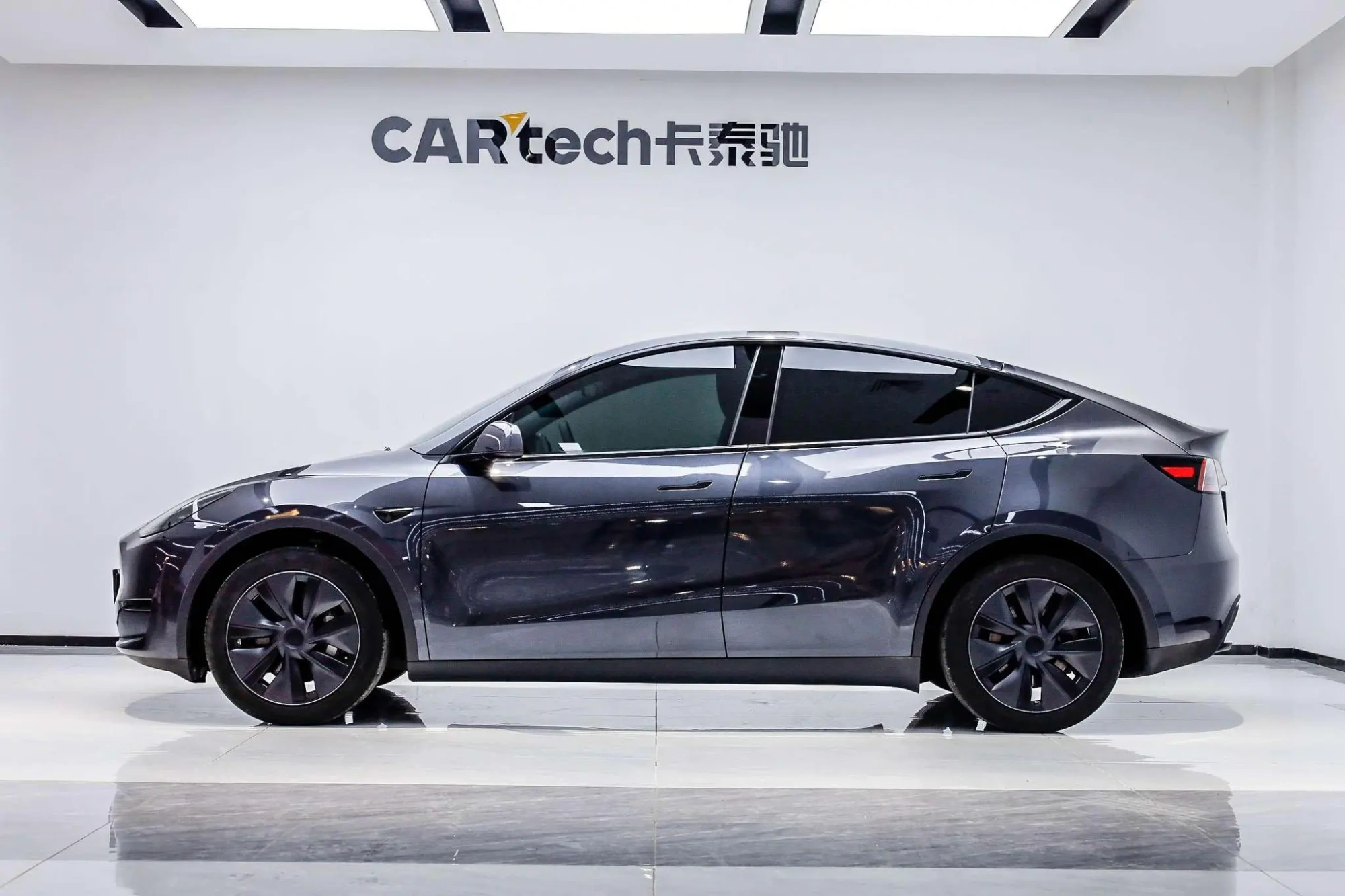 Tesla Model Y Rear-wheel drive version