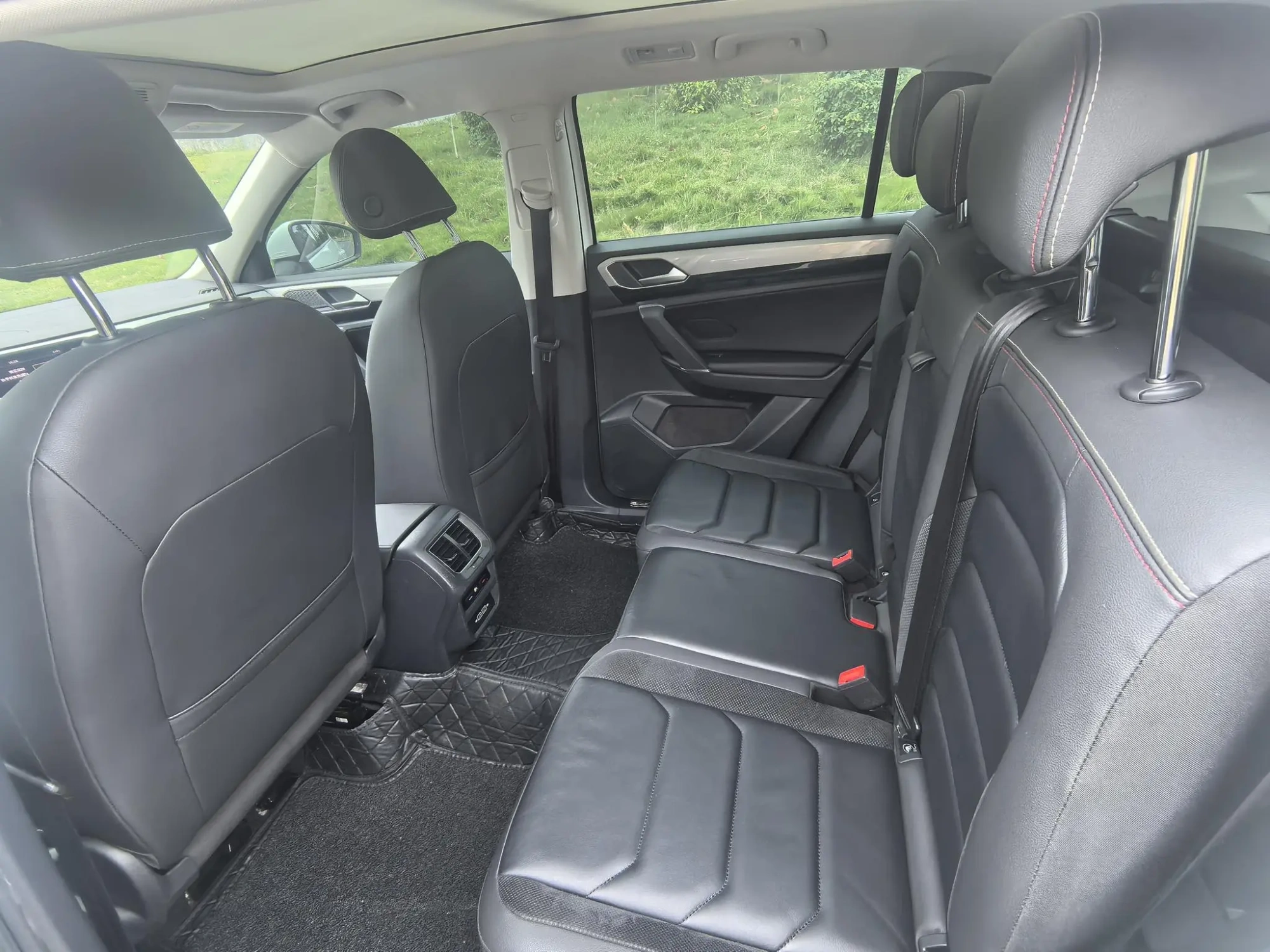 Volkswagen Tanyue 330TSI two-wheel drive luxury country VI