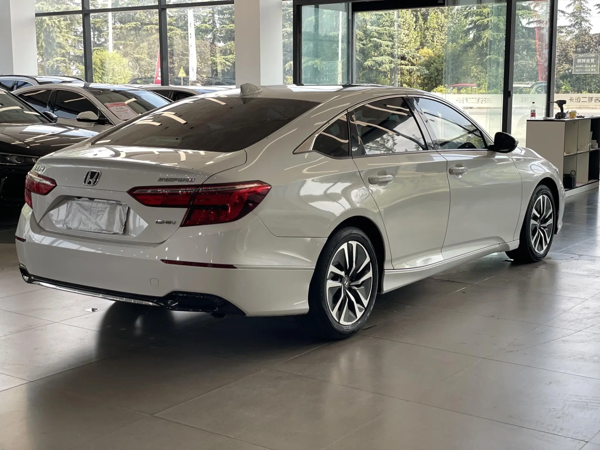 Honda Yingshipai Rui*Hybrid 2.0L Jingya Version