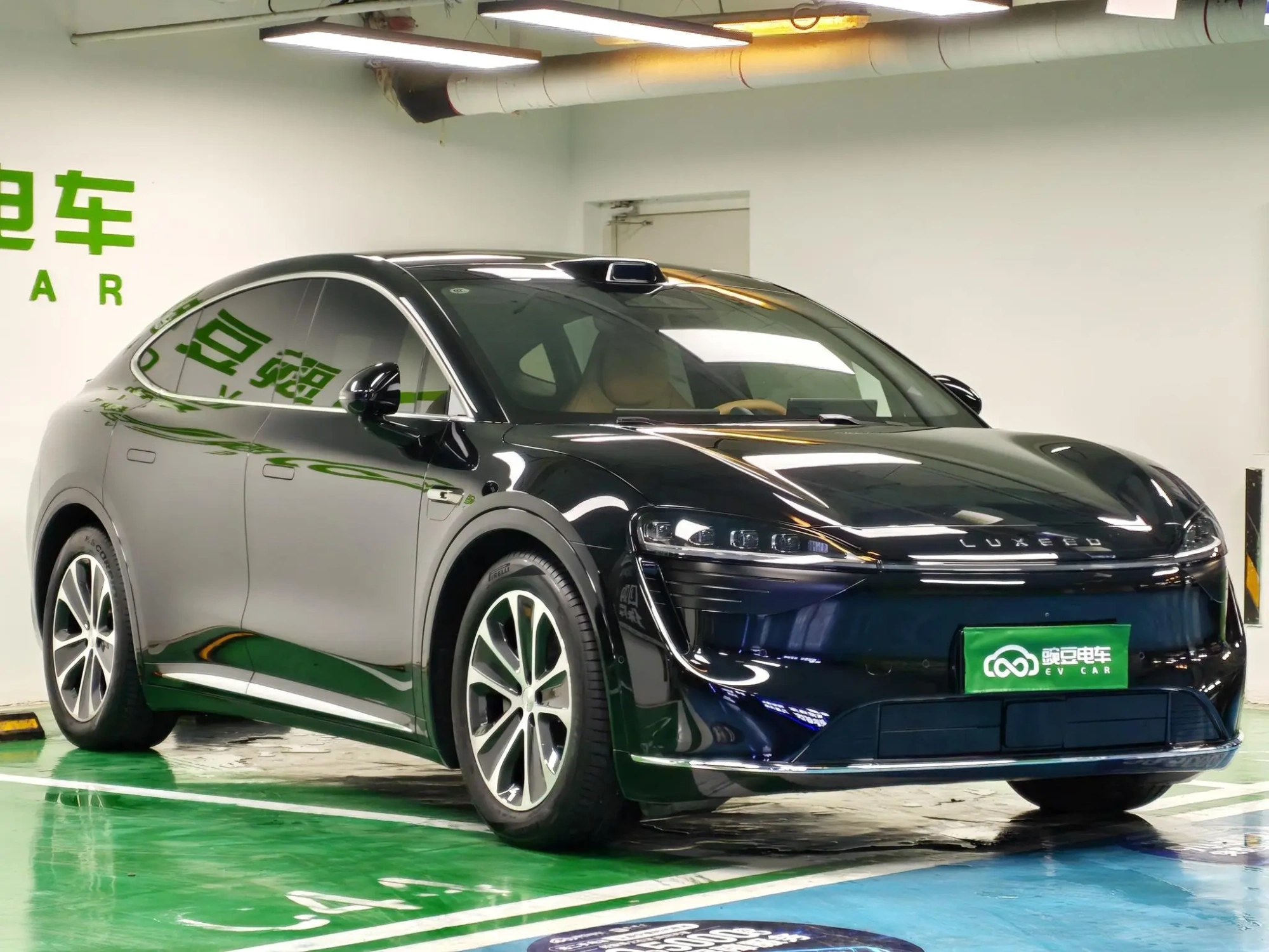 LUXEED Wisdom World R7 Pure electric 100kWh Max rear drive version