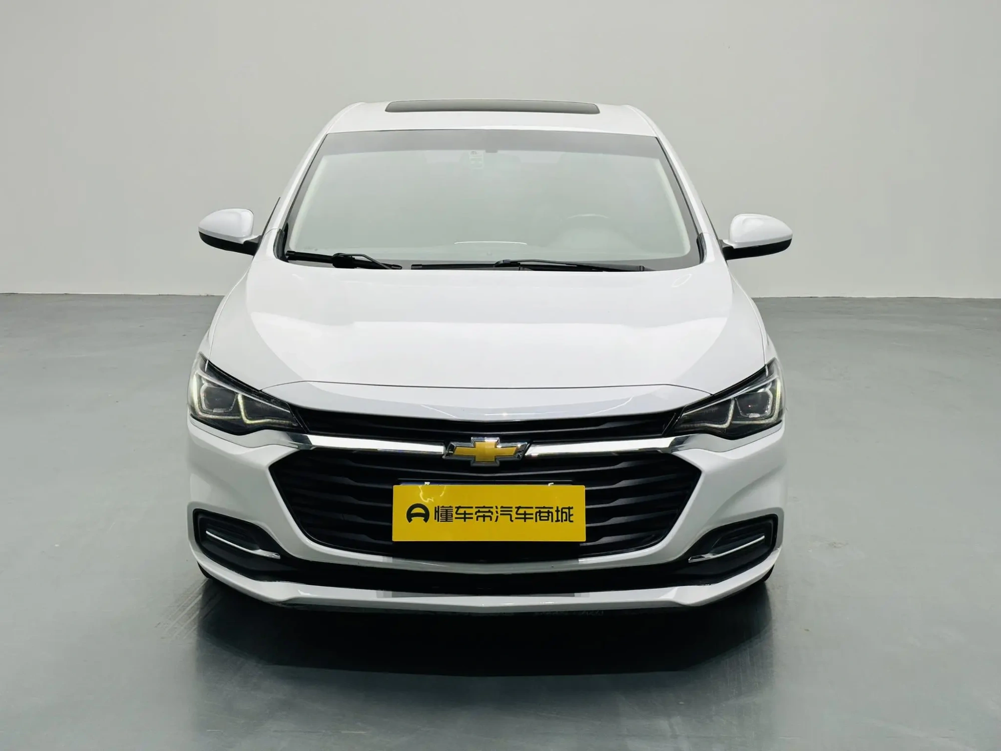 Chevrolet Cruze 320 automatic Enjoy Skylight version