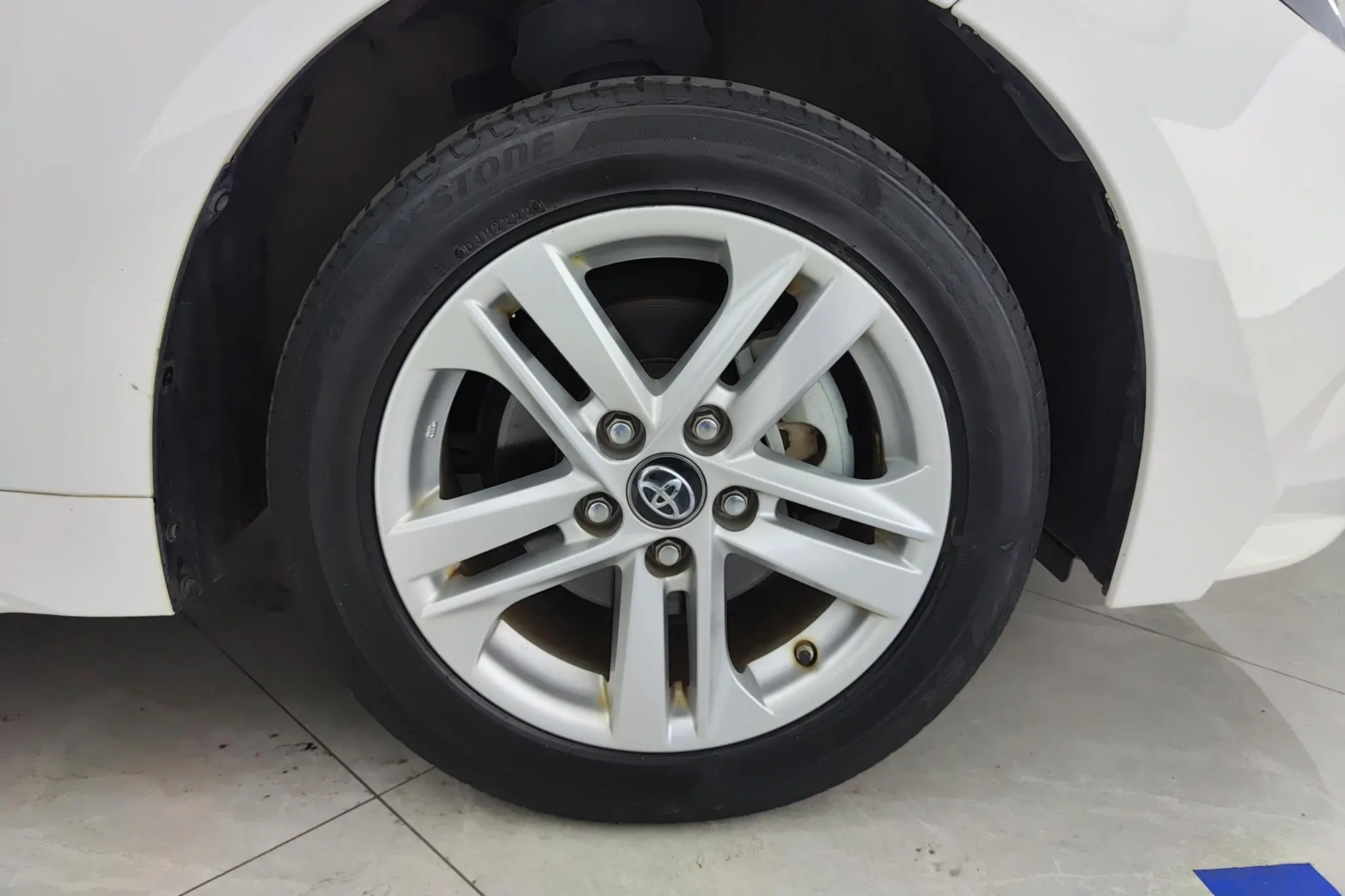 TOYOTA Lei Ling 185T CVT Deluxe Edition